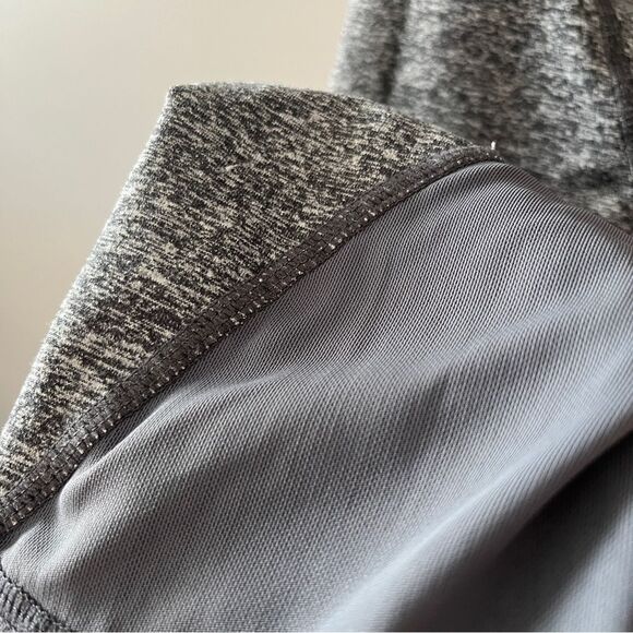 Zella workout capris heathered gray size medium - Picture 3 of 7
